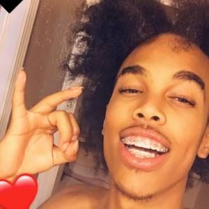 Meet your Posher, Derrick